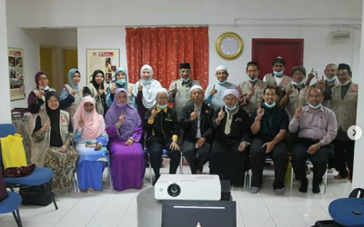 Menerima kunjungan hormat mahabbah GDM.