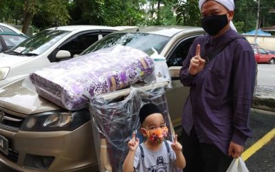 Beri bantuan katil kepada mualaf.